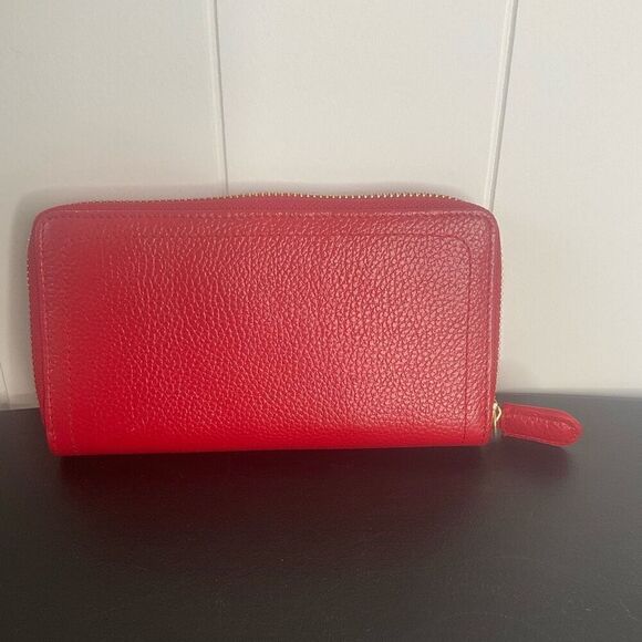 Red Hat Ladies Society Pebbled Leather Wallet Red Zip Around Purple Interior - Picture 2 of 9